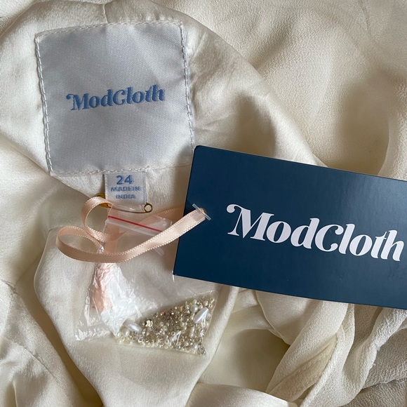 Breathtaking ModCloth Gown 🤍 - Picture 11 of 15